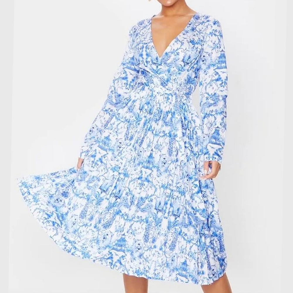 PrettyLittleThing Blue and White Floral Midi Dress